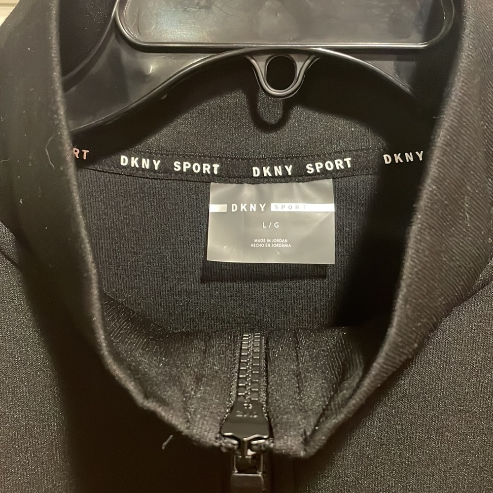DKNY Sport Woman’s large pull over sweatshirt nice pouch snap - Picture 4 of 8